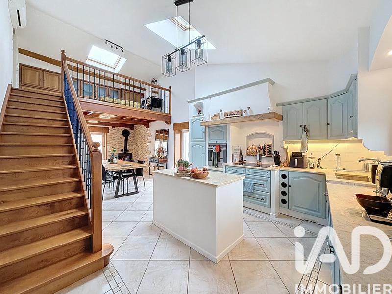 Maison - 255 m² - 7 pièces