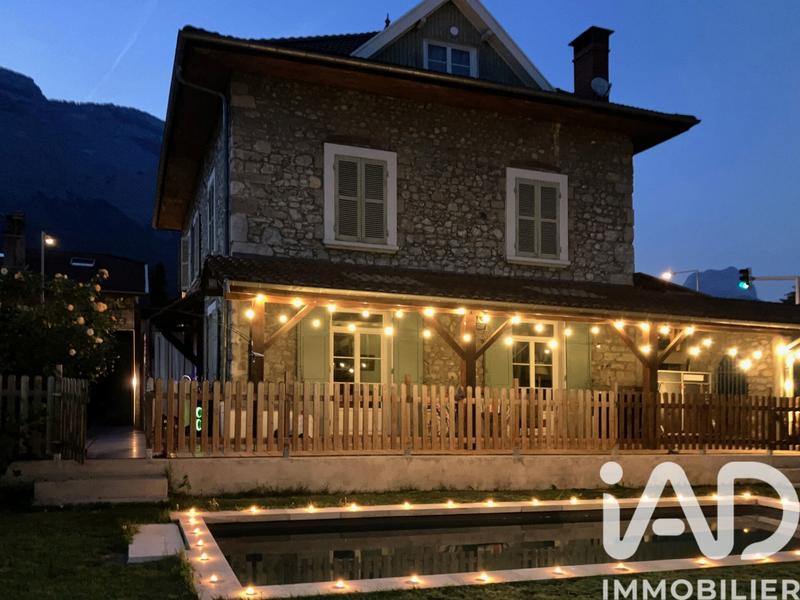 Maison - 292 m² - 8 pièces