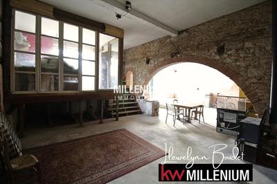 Maison - 210 m² - 2 pièces