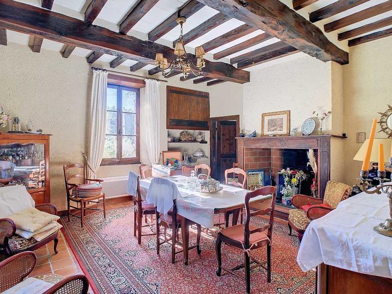 Maison - 236 m² - 7 pièces