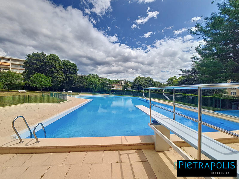 Appartement - 79 m² - 3 pièces