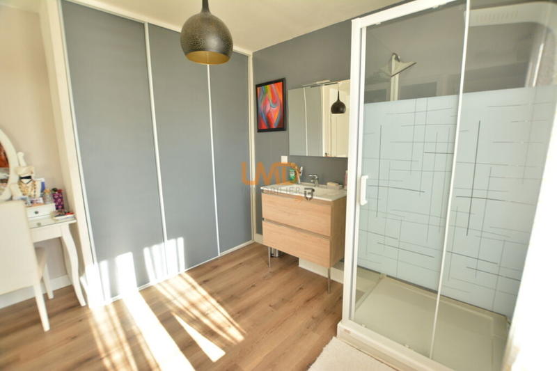 Maison - 147 m² - 8 pièces