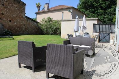 Demeure - 263 m² - 9 pièces