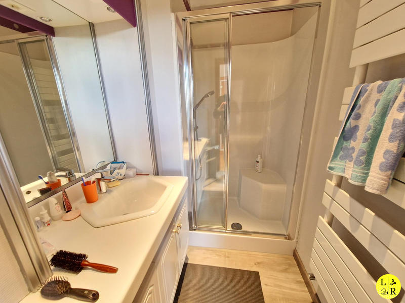 Maison - 230 m² - 7 pièces