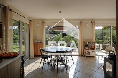 Maison - 137 m² - 7 pièces