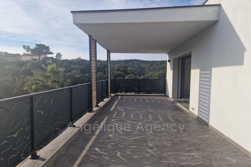 Demeure - 195 m² - 5 pièces