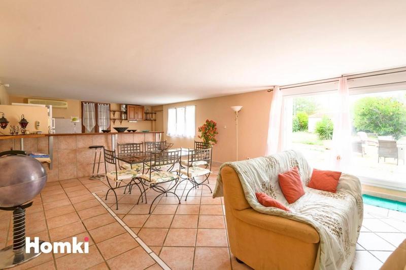 Maison - 394 m² - 12 pièces
