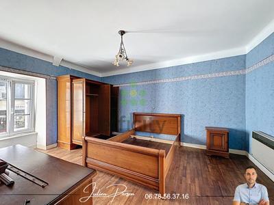 Maison - 211 m² - 9 pièces