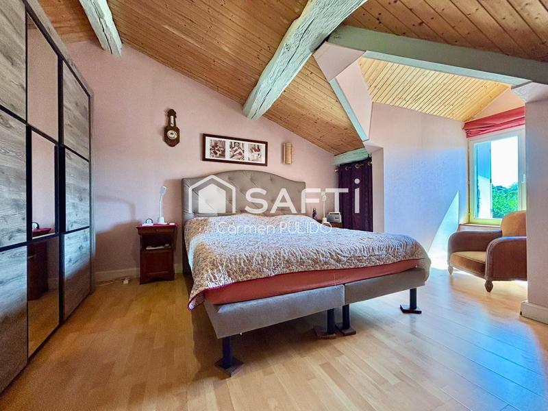 Maison - 200 m² - 6 pièces