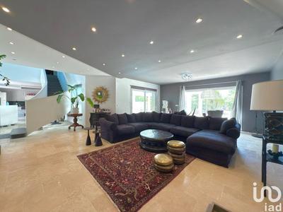 Maison - 304 m² - 5 pièces