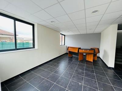 Local commercial - 180 m² - 5 pièces