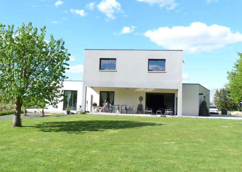 Maison - 200 m² - 8 pièces