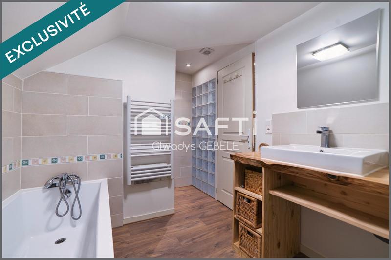 Maison - 233 m² - 12 pièces