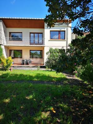 Maison - 211 m² - 10 pièces