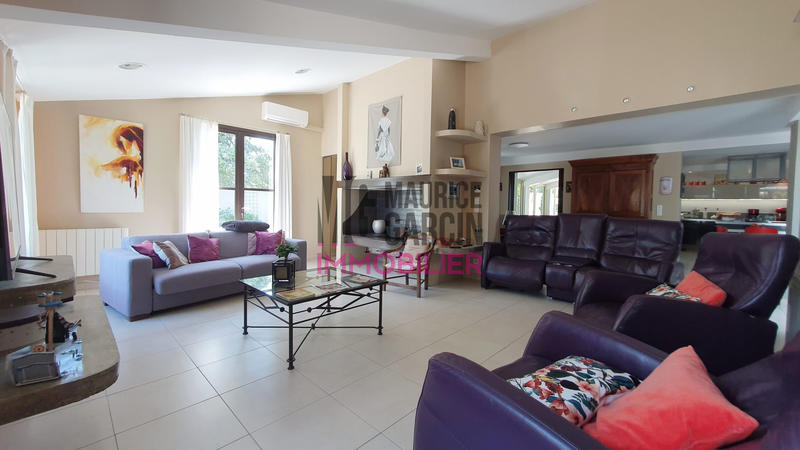 Maison - 176 m² - 6 pièces