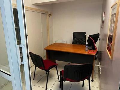 Magasins - 96 m² - 3 pièces