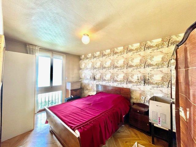 Appartement ancien - 90 m² - 5 pièces