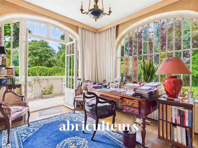 Appartement - 165 m² - 6 pièces