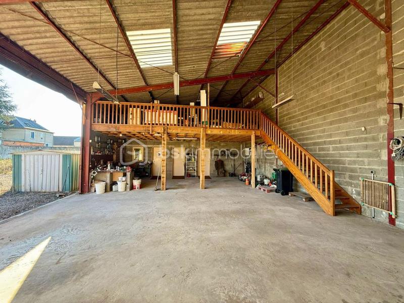 Immeuble - 220 m² - 1 pièce