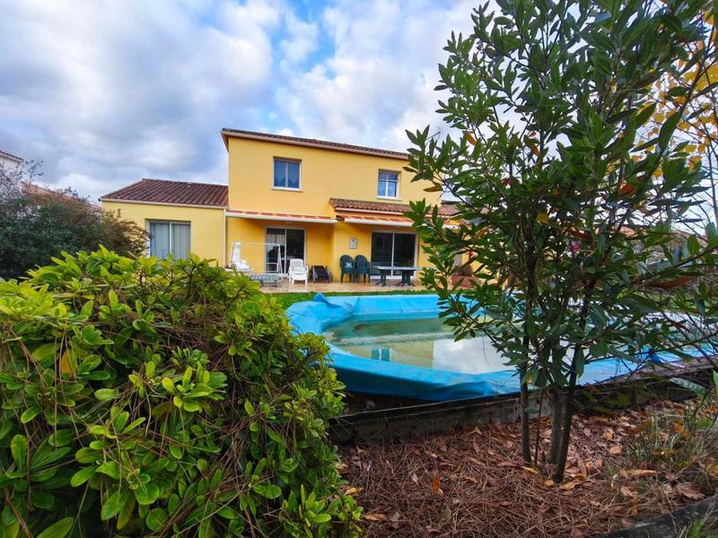 Maison - 160 m² - 5 pièces