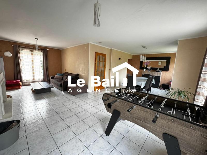 Maison - 121 m² - 6 pièces