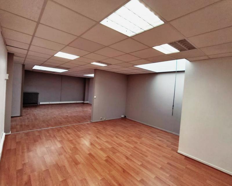 Bureau - 107 m² - 3 pièces