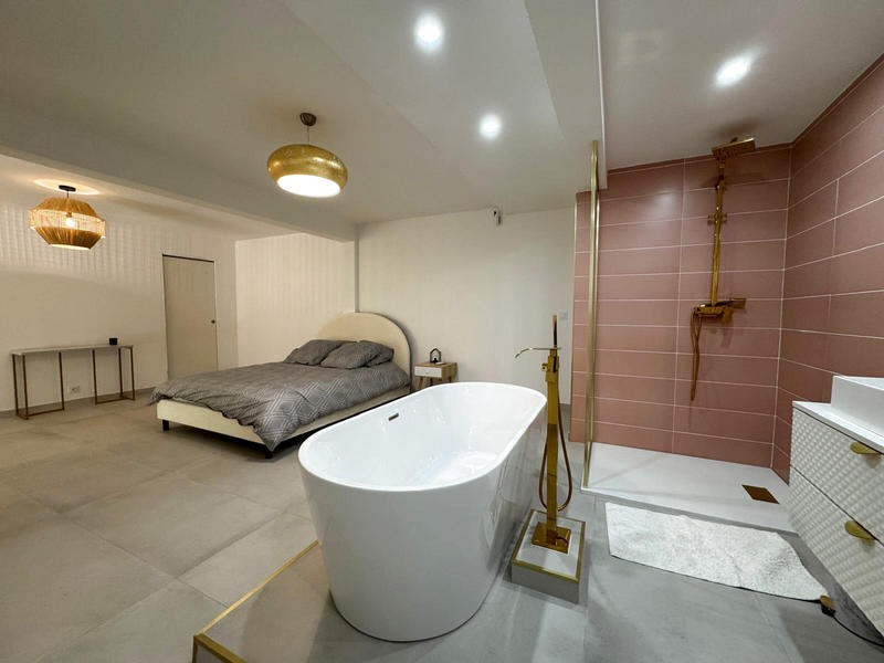 Appartement - 205 m² - 5 pièces