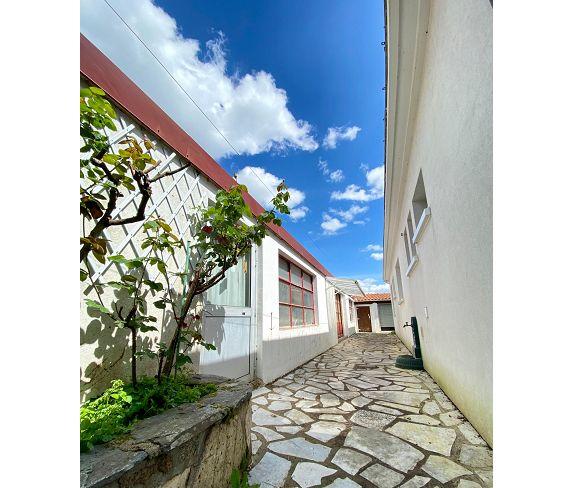 Maison - 90 m² - 5 pièces