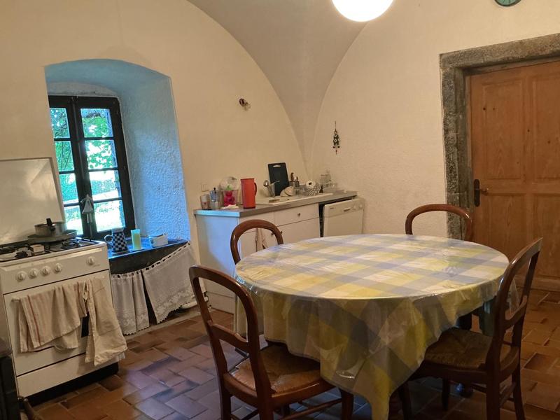 Maison - 225 m² - 9 pièces