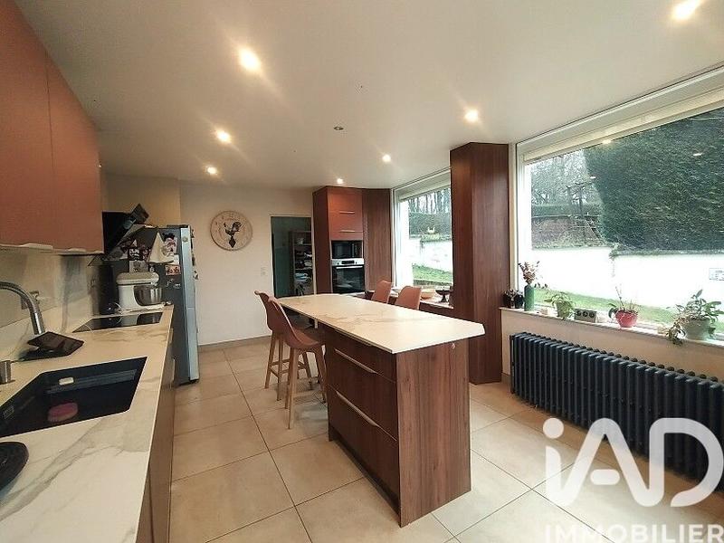 Maison - 250 m² - 6 pièces