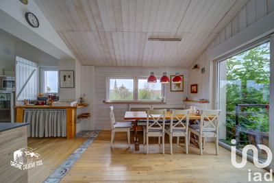 Maison - 300 m² - 8 pièces