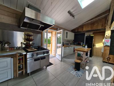 Maison - 196 m² - 5 pièces