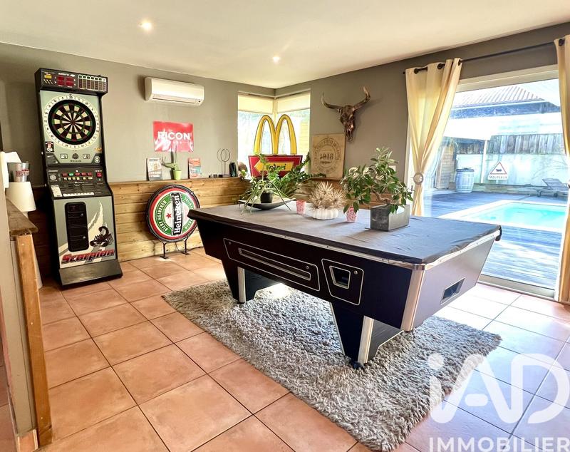 Maison - 270 m² - 8 pièces