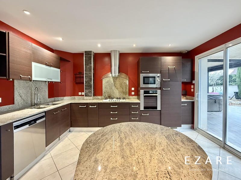 Maison - 165 m² - 7 pièces