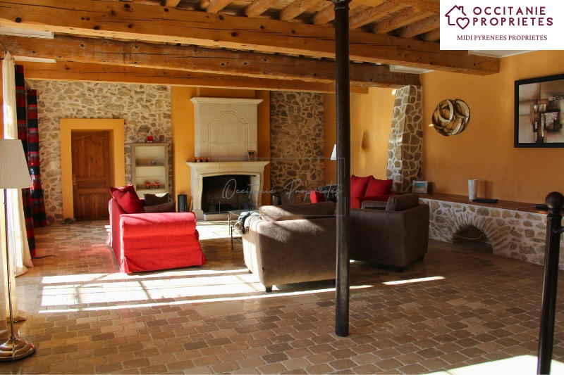 Propriété - 700 m² - 23 pièces