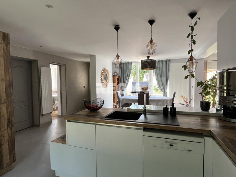 Maison - 200 m² - 7 pièces