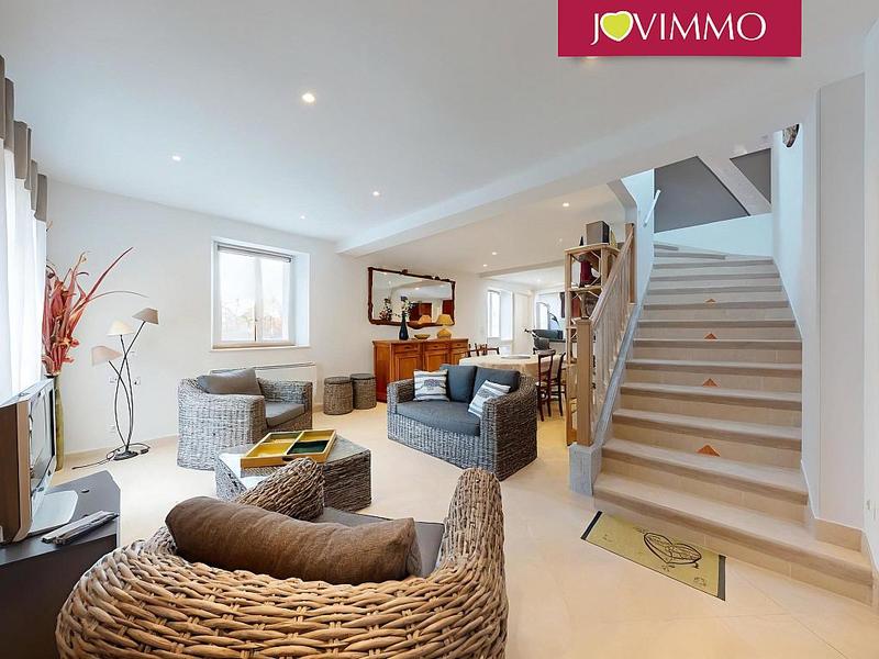 Maison - 260 m² - 9 pièces