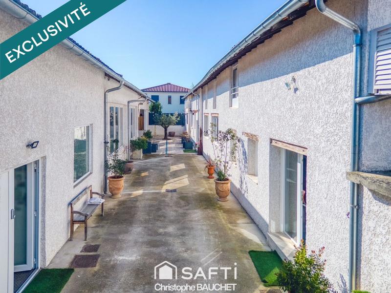 Maison - 252 m² - 5 pièces