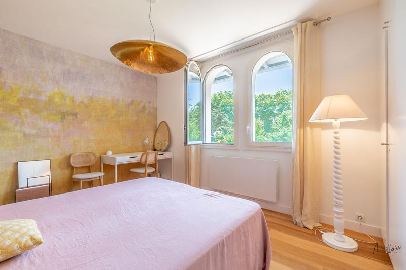 Maison - 275 m² - 10 pièces