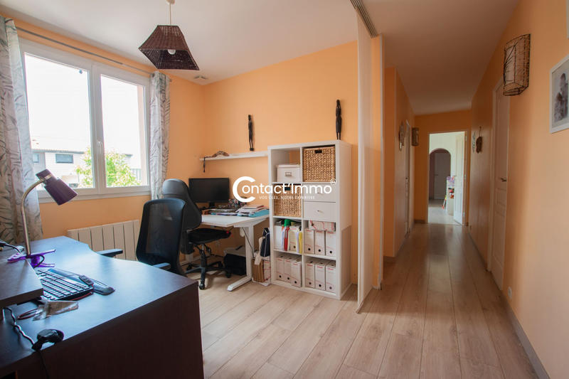 Maison - 202 m² - 9 pièces