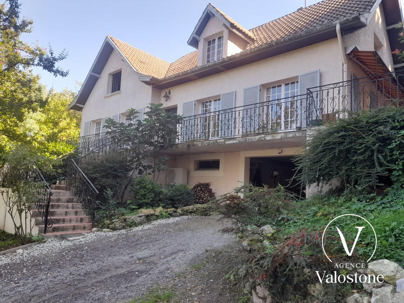 Maison - 205 m² - 5 pièces