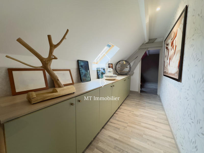 Maison - 280 m² - 9 pièces