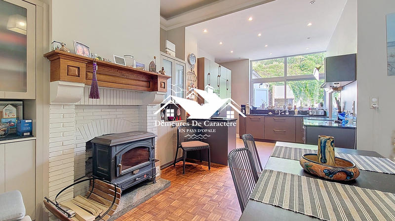 Maison - 399 m² - 14 pièces