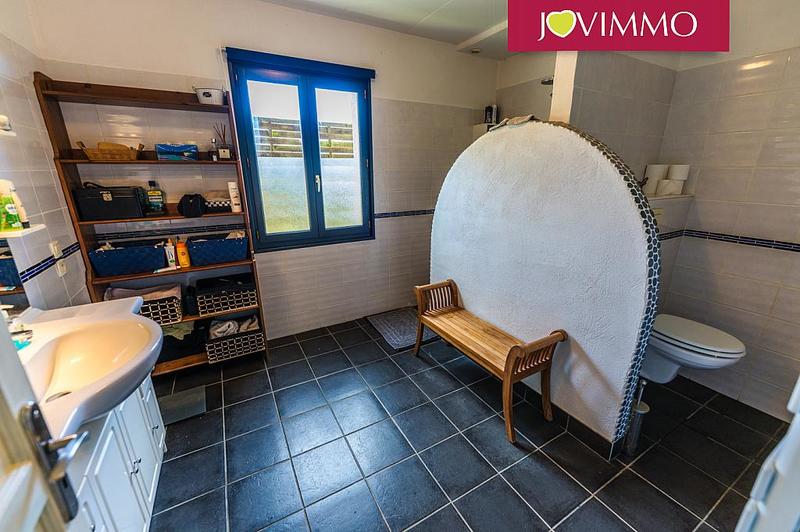 Maison - 215 m² - 10 pièces