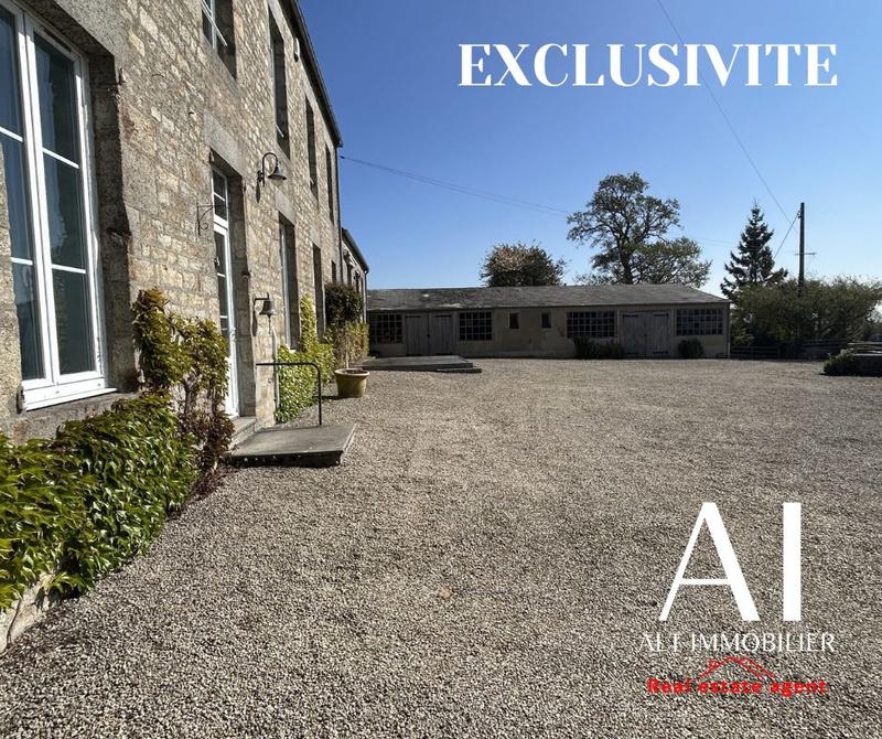 Maison ancienne - 285 m² - 8 pièces