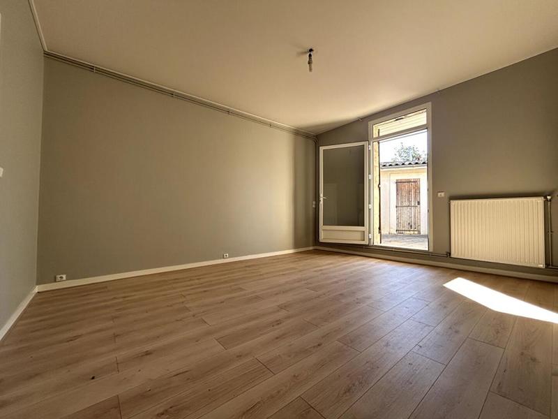 Immeuble - 210 m² - 9 pièces