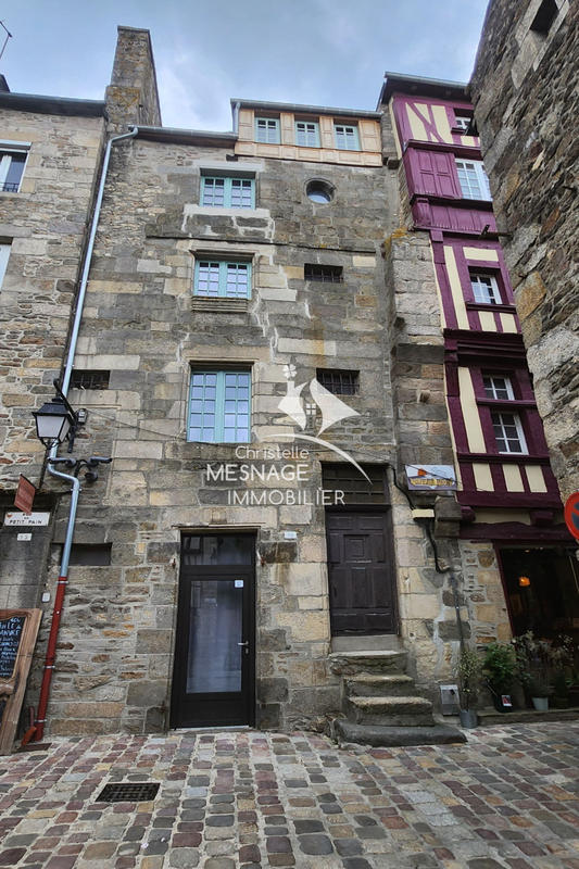 Maison en pierre - 140 m² - 5 pièces