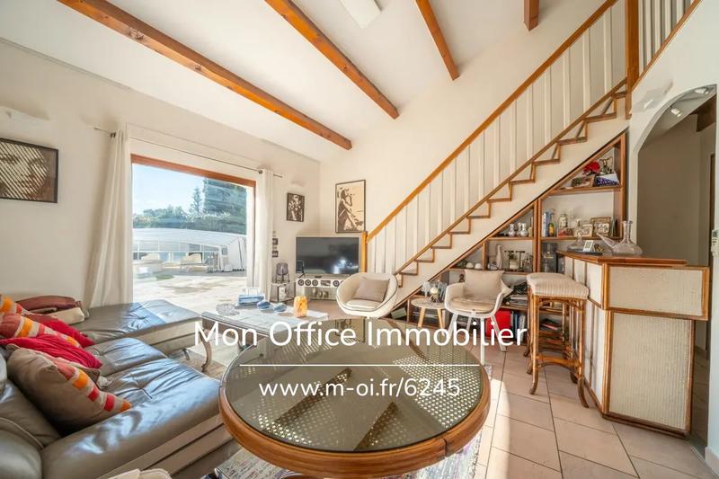 Maison - 233 m² - 7 pièces