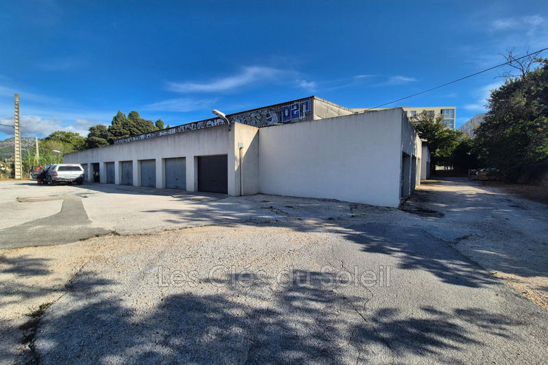 Parking / Garage - 550 m²