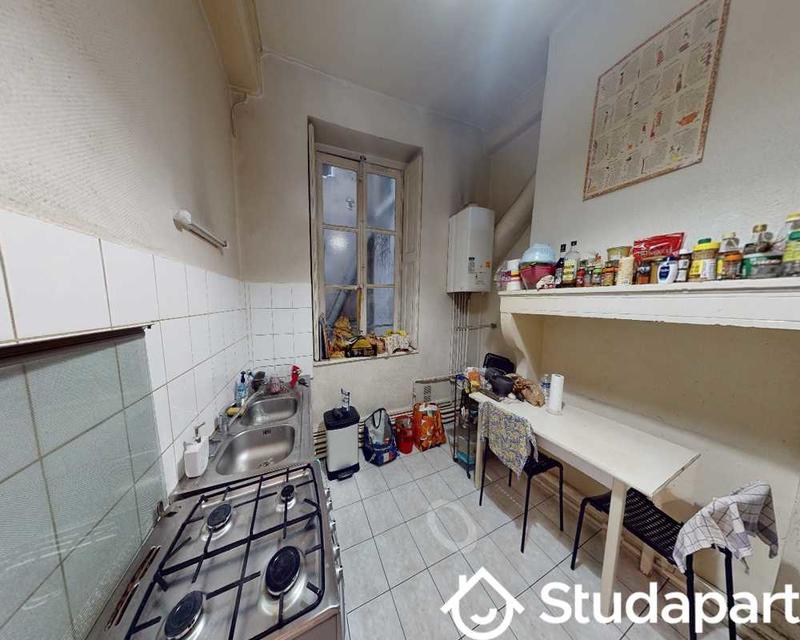 Chambre - 100 m² - 1 pièce